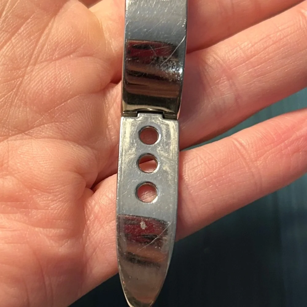 318. Gucci 6700L watch with COA